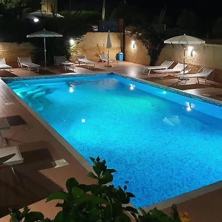 1 Bedroom Lovely In * Ricadi