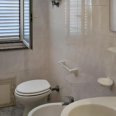 1 Bedroom Lovely In *